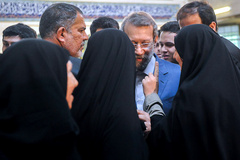 بازدید لاریجانی از حوزه انتخابی درمسجد رسول نازي‌آباد